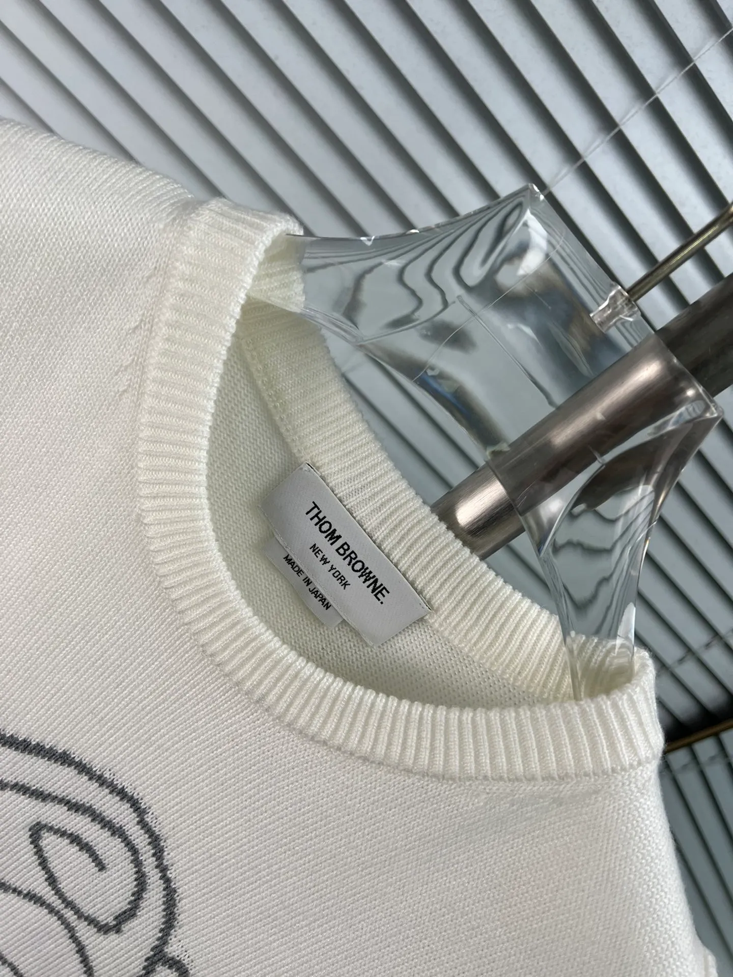 THOM BROWNE🇳🇱New Arrival 𝐃𝐞𝐭𝐚𝐢𝐥 ： TB ， ， ， ， ooookkkkkk ， ， ， ， T look jue ：Gray White Navy Blue Sizes： 0.1.2(S.M.L)